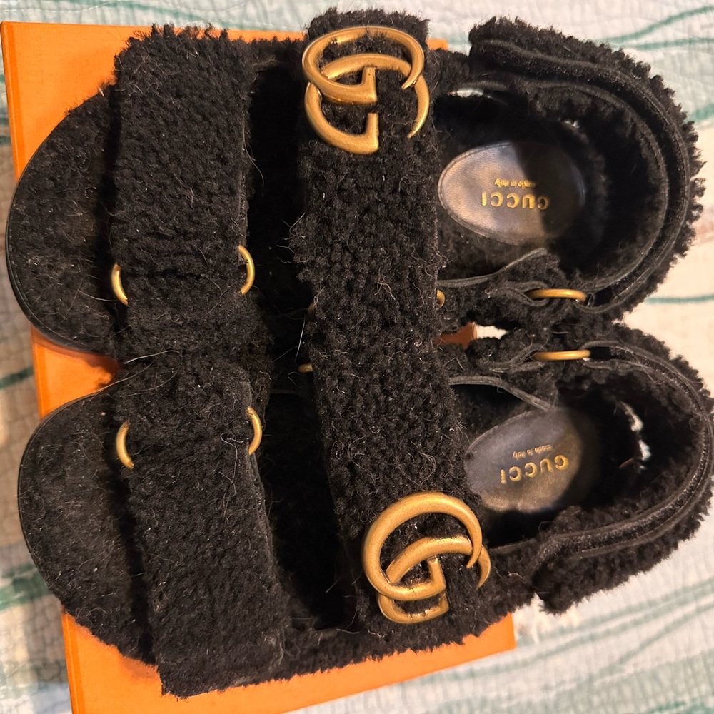 Gucci GG shearling sandals WORN ONLY ONCE can fit size 5/6